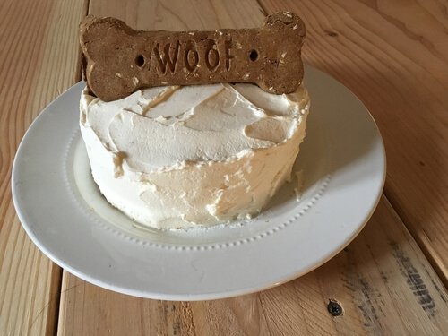 Hundekuchen mit Knochen