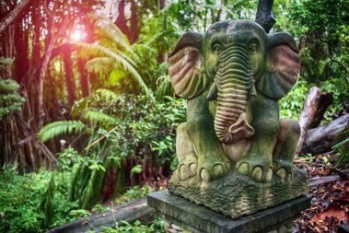 Elefanten Statue